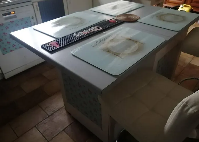 Cozy And Tranquil Double With Large Desk Konukevi *